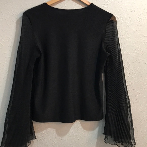 Bell sleeved black top - Picture 4 of 4